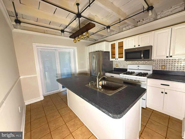 2529 FLEET ST, Baltimore, MD 21224