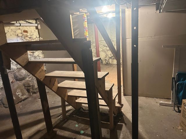 28 Grove Ave, Brockton, MA 02302