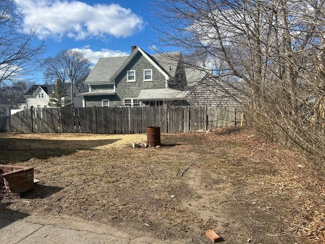 28 Grove Ave, Brockton, MA 02302