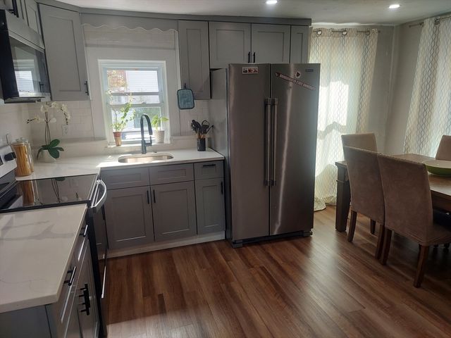 28 Grove Ave, Brockton, MA 02302