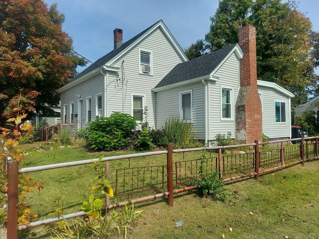 28 Grove Ave, Brockton, MA 02302