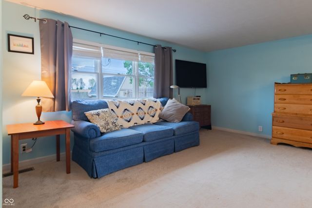 2101 Elizaville Road, Lebanon, IN 46052