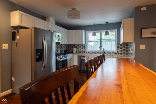2101 Elizaville Road, Lebanon, IN 46052