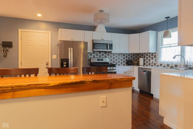 2101 Elizaville Road, Lebanon, IN 46052