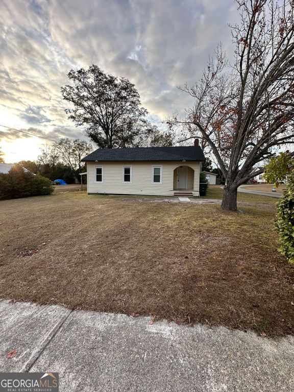 306 S Tillman Street, Glennville, GA 30427