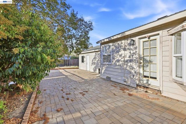 1298 Almar St, Concord, CA 94518