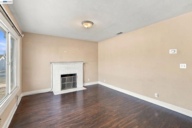 1298 Almar St, Concord, CA 94518