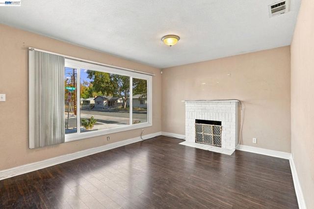 1298 Almar St, Concord, CA 94518