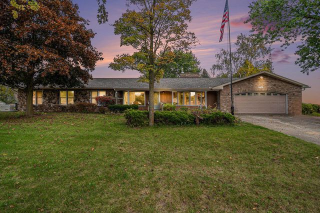 2749 S 8 Mile Road, Auburn, MI 48611