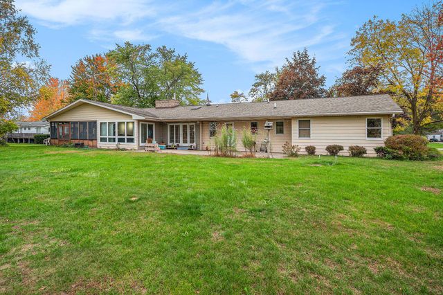 2749 S 8 Mile Road, Auburn, MI 48611