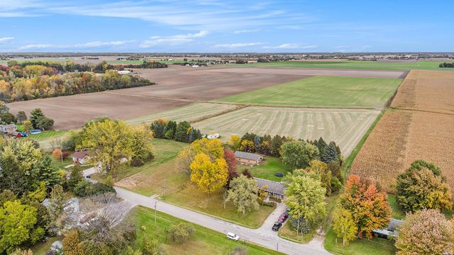 2749 S 8 Mile Road, Auburn, MI 48611