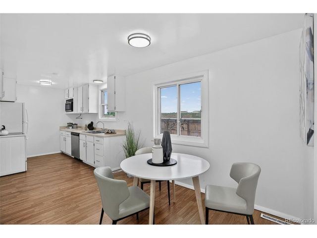 190 N Cedar St, Keenesburg, CO 80643