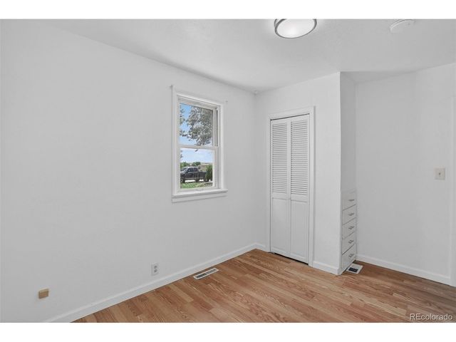 190 N Cedar St, Keenesburg, CO 80643