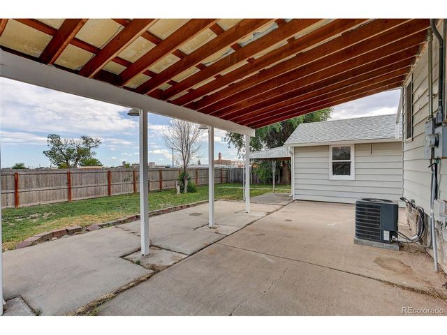 190 N Cedar St, Keenesburg, CO 80643