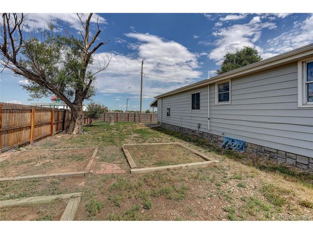 190 N Cedar St, Keenesburg, CO 80643