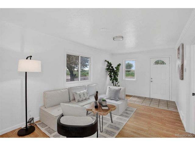 190 N Cedar St, Keenesburg, CO 80643