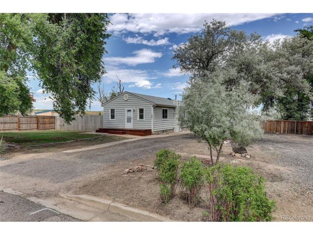 190 N Cedar St, Keenesburg, CO 80643