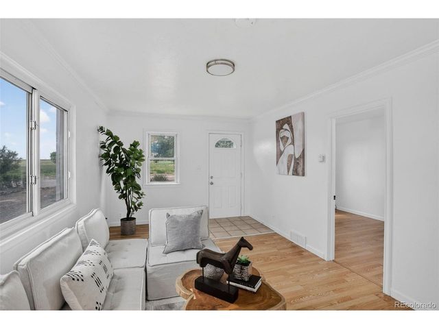 190 N Cedar St, Keenesburg, CO 80643