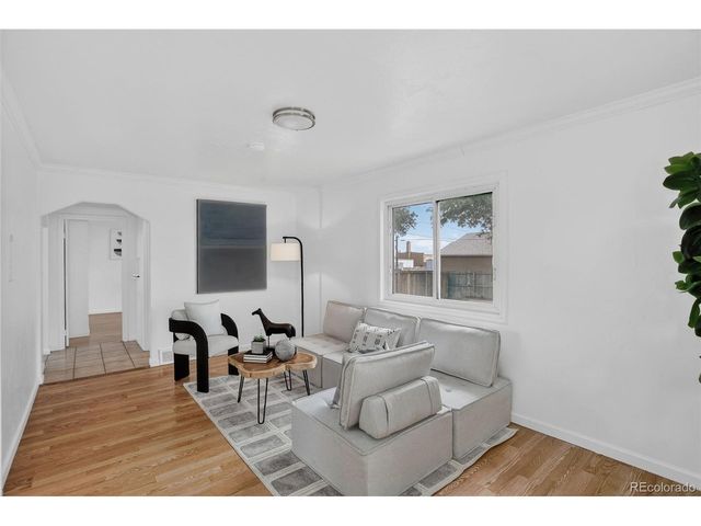 190 N Cedar St, Keenesburg, CO 80643