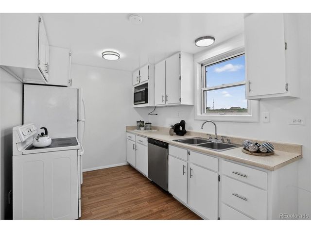 190 N Cedar St, Keenesburg, CO 80643