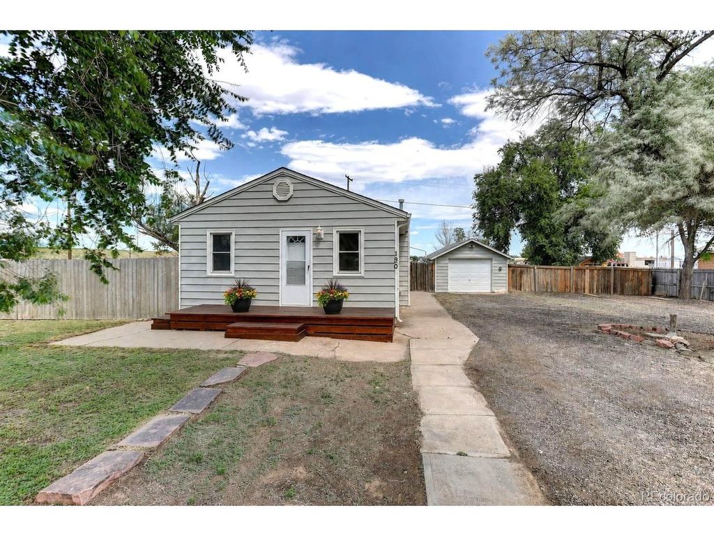 190 N Cedar St, Keenesburg, CO 80643