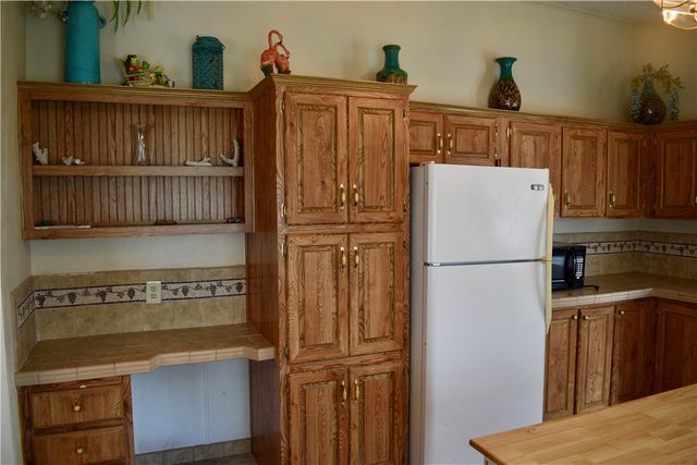 25051 Lakeshore Dr, Mathis, TX 78368