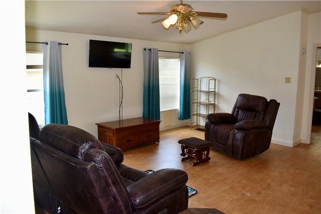 25051 Lakeshore Dr, Mathis, TX 78368