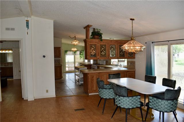 25051 Lakeshore Dr, Mathis, TX 78368