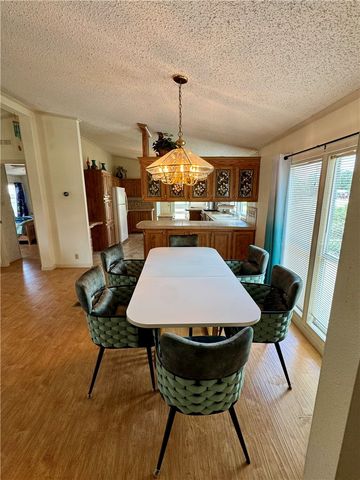 25051 Lakeshore Dr, Mathis, TX 78368
