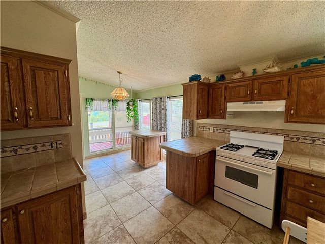 25051 Lakeshore Dr, Mathis, TX 78368