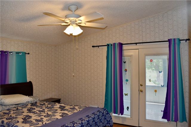 25051 Lakeshore Dr, Mathis, TX 78368