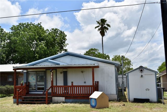 25051 Lakeshore Dr, Mathis, TX 78368