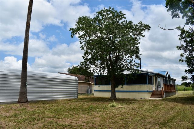 25051 Lakeshore Dr, Mathis, TX 78368
