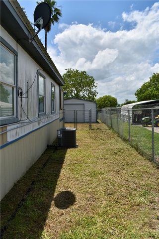 25051 Lakeshore Dr, Mathis, TX 78368