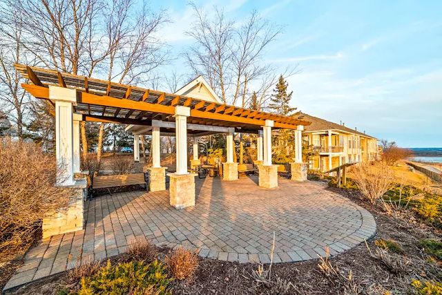 9896 Pincherry Lane, Eden Prairie, MN 55347
