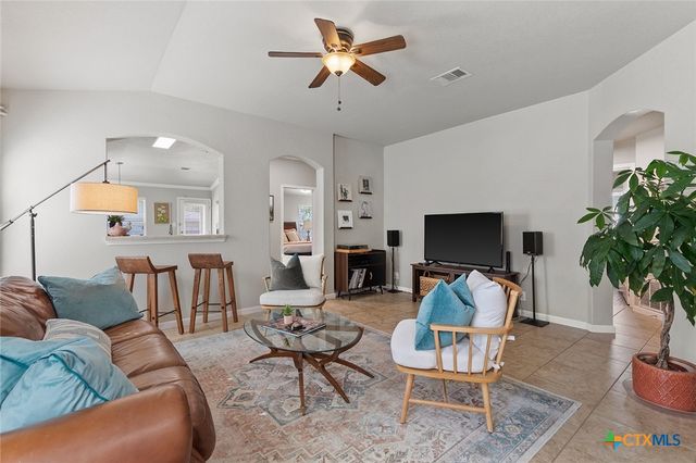 2126 Wiltshire Dr, New Braunfels, TX 78130
