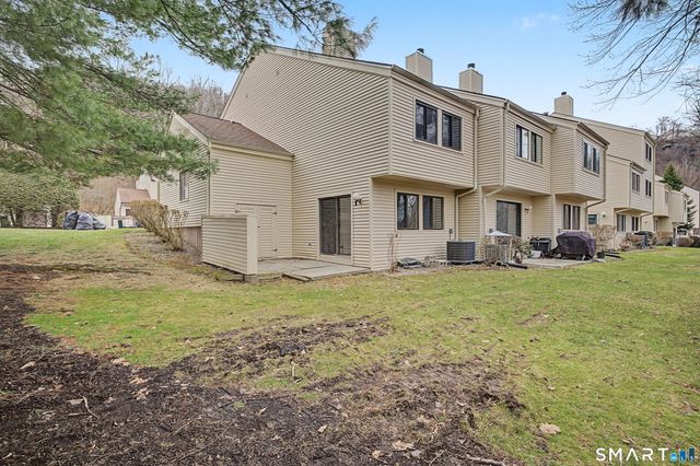 49 Deer Run 49, Bethel, CT 06801