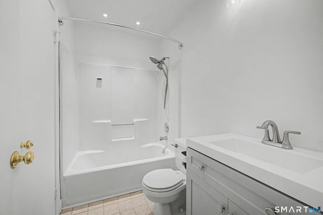 49 Deer Run 49, Bethel, CT 06801