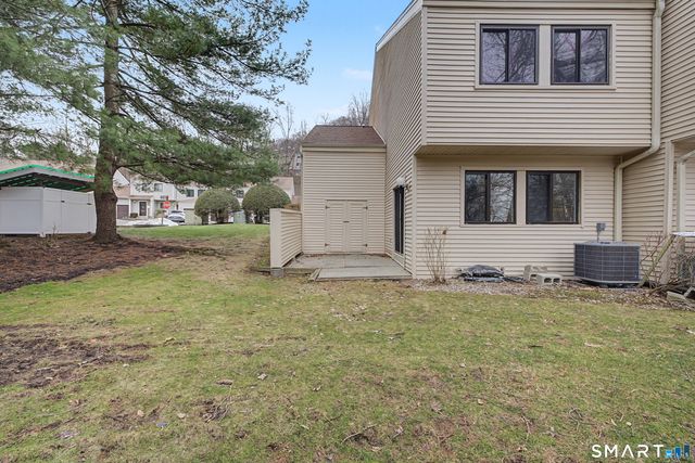 49 Deer Run 49, Bethel, CT 06801