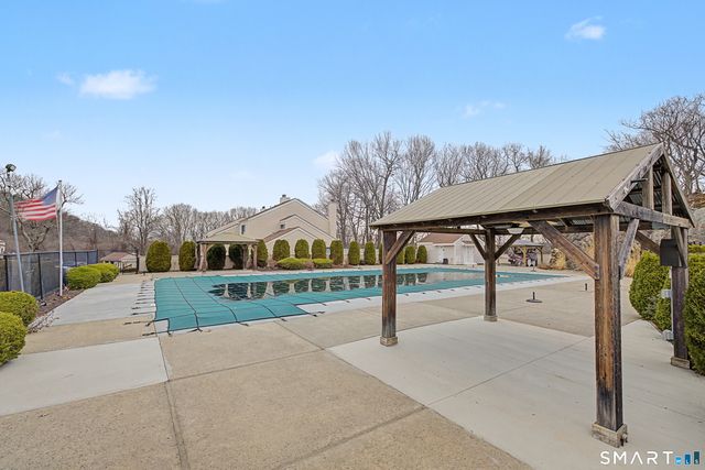 49 Deer Run 49, Bethel, CT 06801