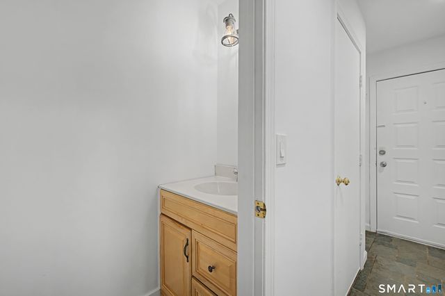 49 Deer Run 49, Bethel, CT 06801