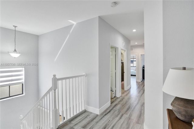 8895 NW 100th Pl, Doral, FL 33178