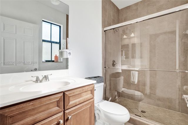 8895 NW 100th Pl, Doral, FL 33178