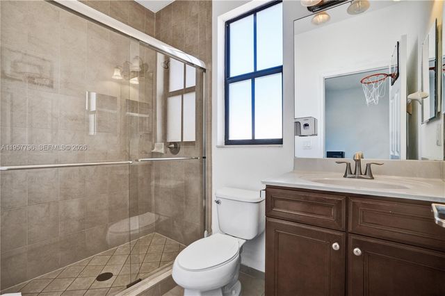 8895 NW 100th Pl, Doral, FL 33178