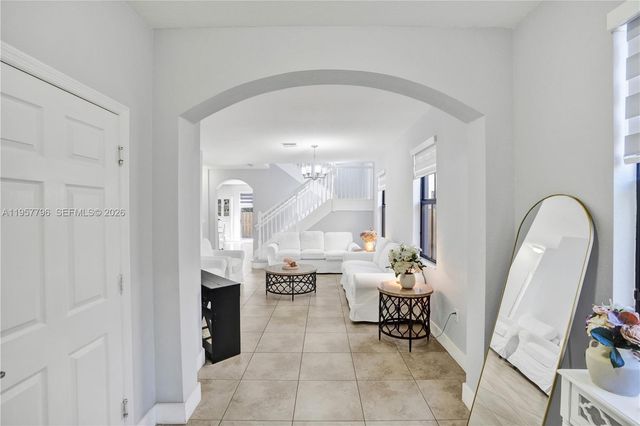 8895 NW 100th Pl, Doral, FL 33178