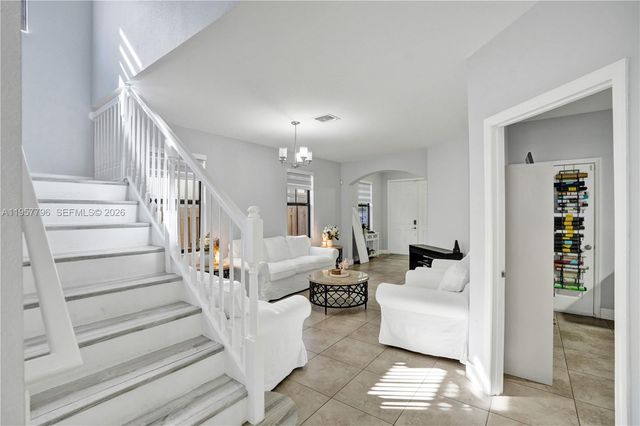 8895 NW 100th Pl, Doral, FL 33178