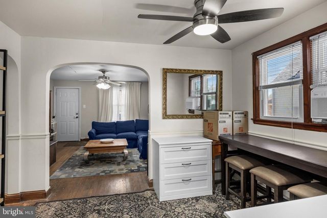 28 W CENTER AVE, Maple Shade, NJ 08052