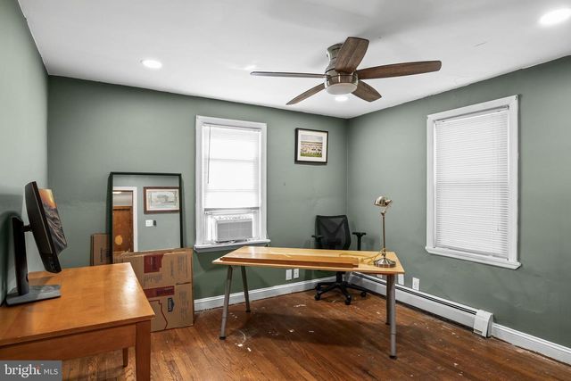 28 W CENTER AVE, Maple Shade, NJ 08052