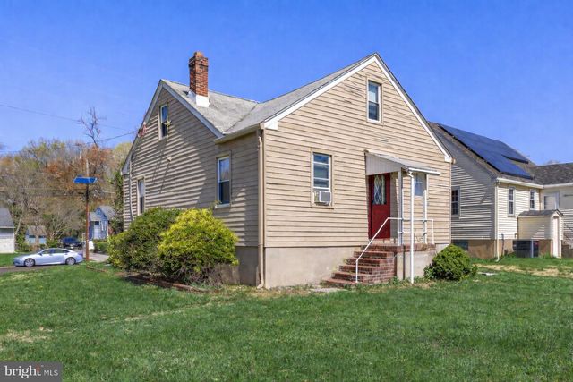 28 W CENTER AVE, Maple Shade, NJ 08052