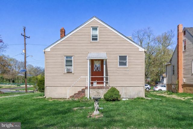 28 W CENTER AVE, Maple Shade, NJ 08052